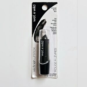 NWT WET 'N WILD BLACK NOIR SILK FINISH LIPSTICK!